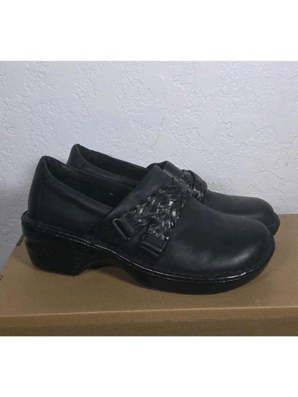 Women’s BOC Born Concept Black Leather Shoes/Clogs With Braided Trim Size 10m